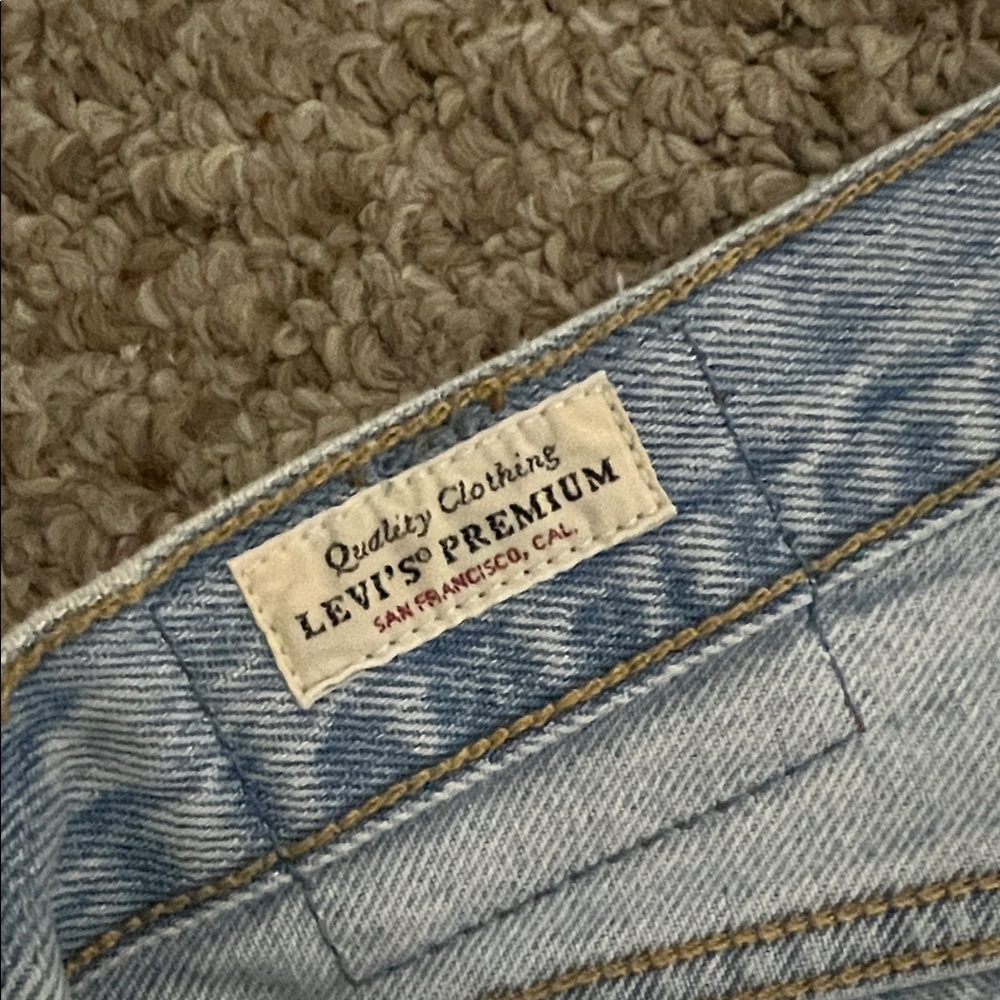 Levi’s 501 Light Blue Women's Jeans - Picture 3 of 10
